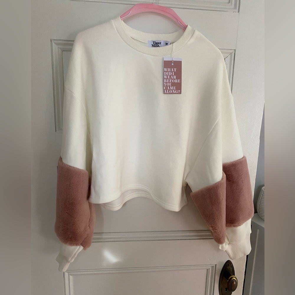 Tiger mist sweater. Cute white cropped sweater with pink furry sleeves